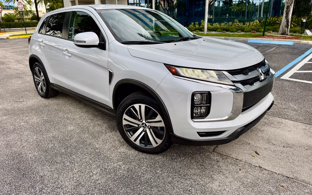 2023 Mitsubishi Outlander Sport SE